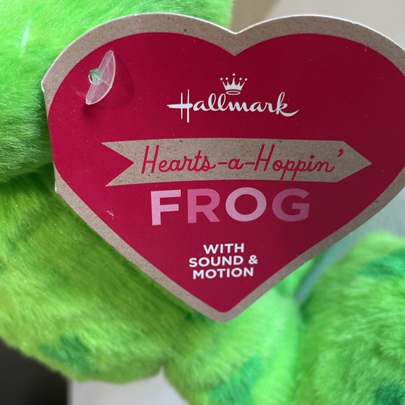Hallmark Hearts-A-Hoppin' Frog- Sound & Motion. Really Cute. Valentines Ready! - Picture 6 of 7